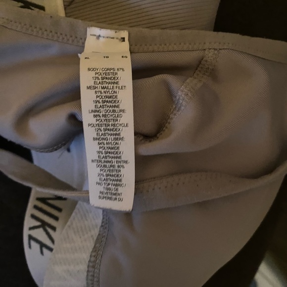 Nike Ribbed Sports Bra - Picture 3 of 4